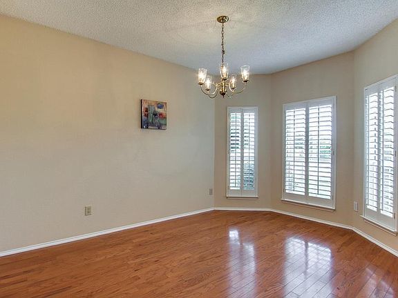4th image of 1016 Gordon Oaks Dr