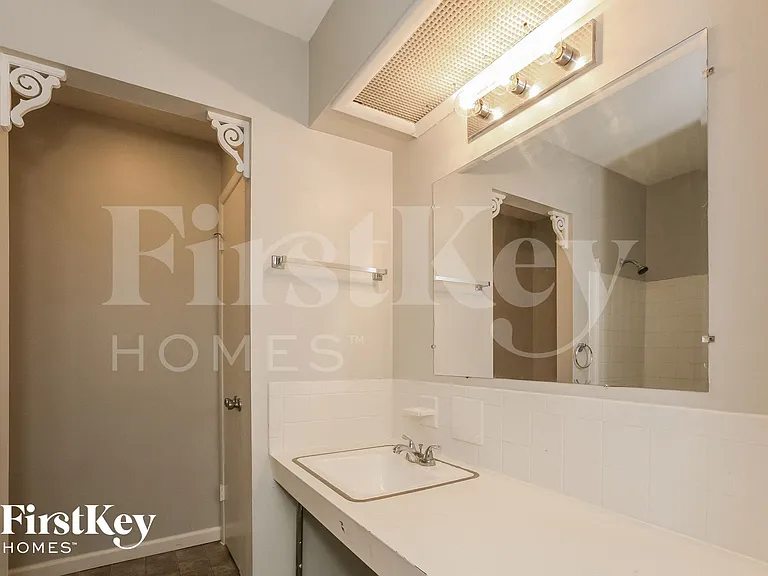 5503 Moonlight Dr — Photo 13