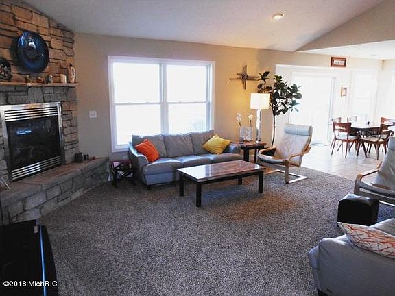 5th image of 1835 Briar Hill Dr