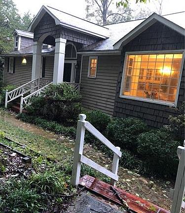 2nd image of 2813 Wimbledon Dr