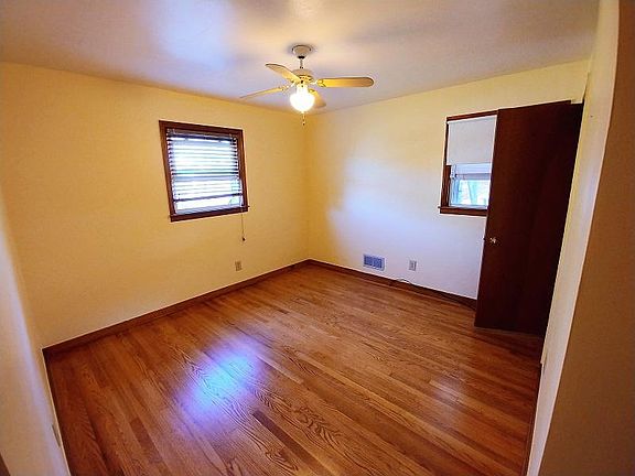 5th image of 4319 Holmes St NE