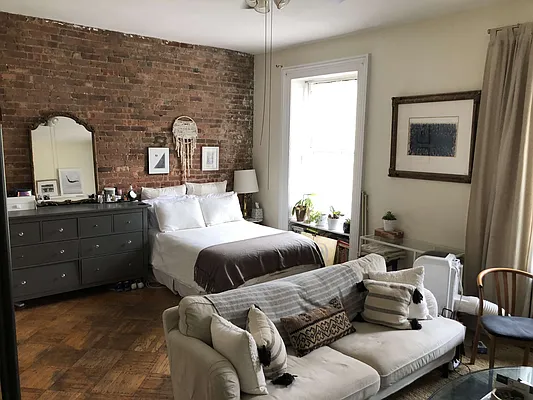 Rented by Status Capital, LLC | media 14