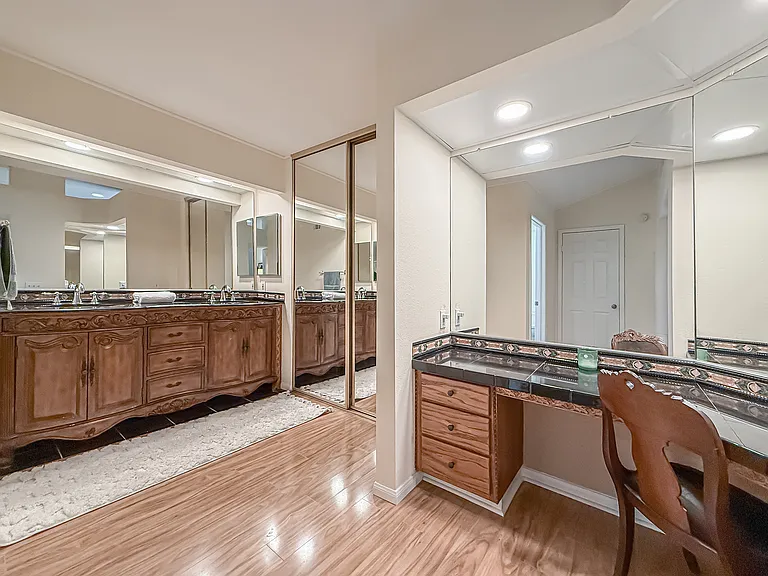 2111 Peak Pl — Photo 33