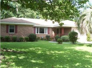 6035 Rembert Dr, Hanahan, SC 29410