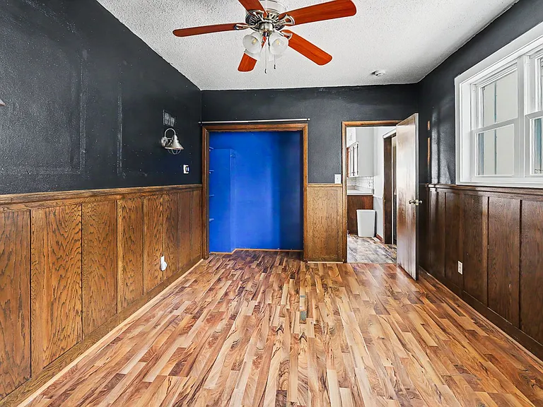 1203 Main St — Photo 18