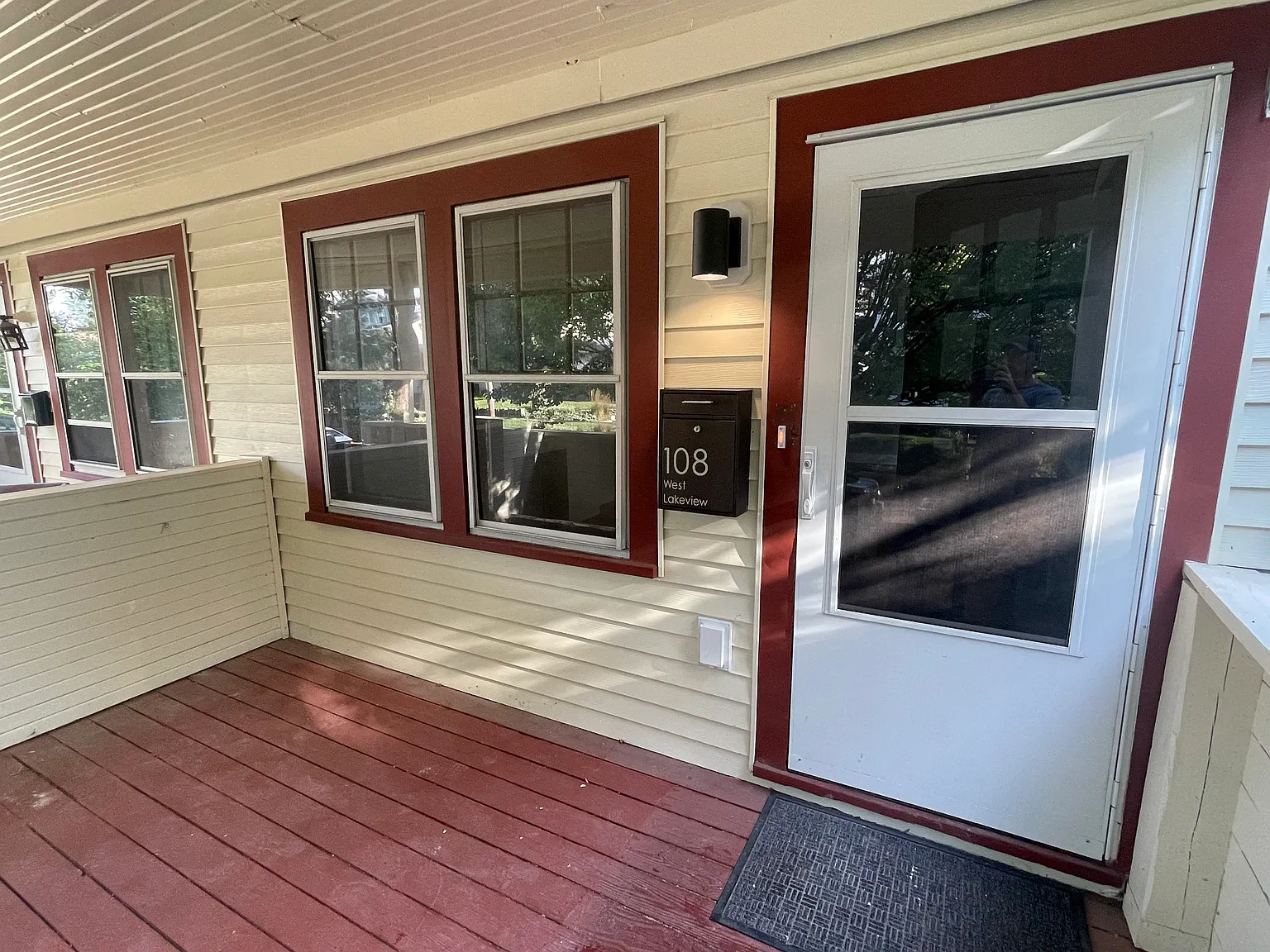 3 bed, 1176 sqft, $1,795 — Photo 2