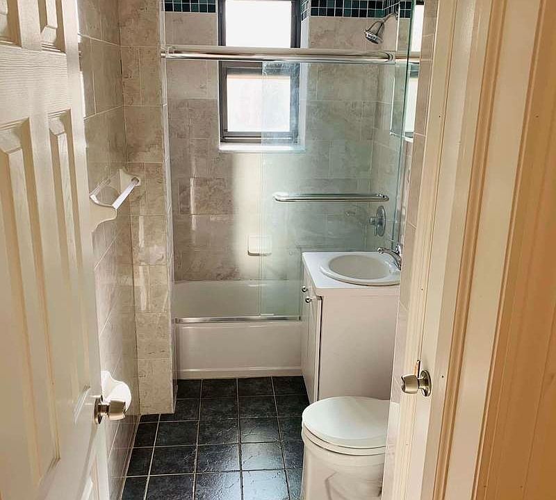 2nd image of 6850 Burns St #5
