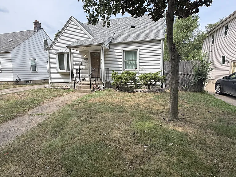 25428 Hopkins St — Photo 1