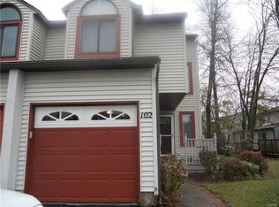 102 Braintree Dr, Liverpool, NY 13088