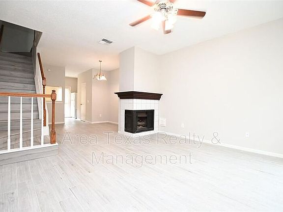 2nd image of 2910 Grants Lake Blvd