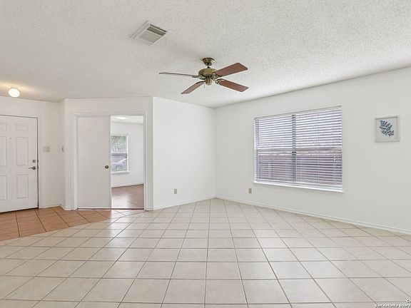 5th image of 13415 Magnolia Brk