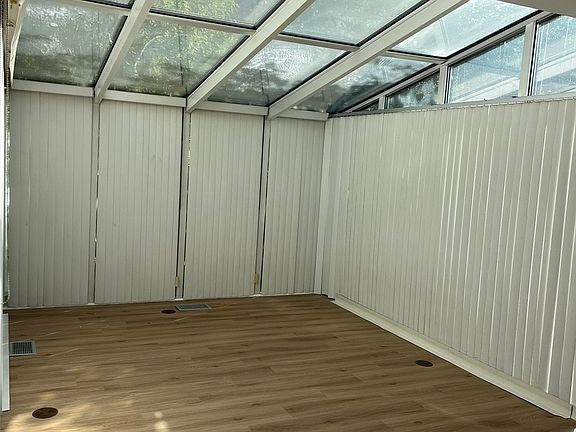 5th image of 501 Kelburn Rd