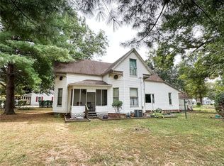 301 S Pleasant St, Hutsonville, IL 62433