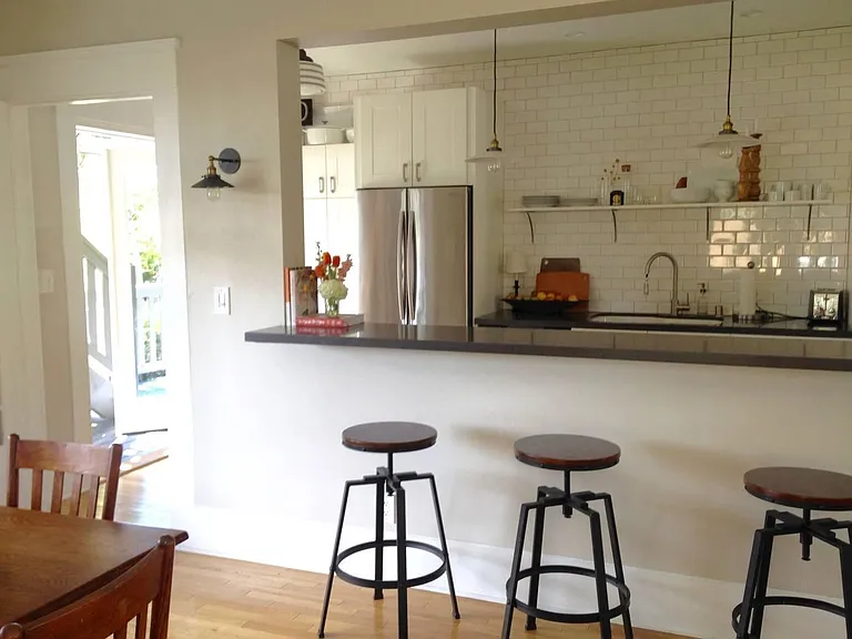 205 W Walnut Ave — Photo 1