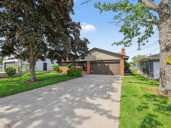 3rd image of 142 Channelsyde Dr