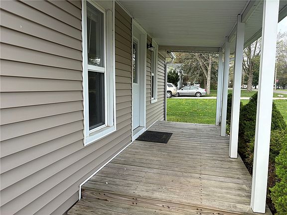 5th image of 817 E McNeil Ave