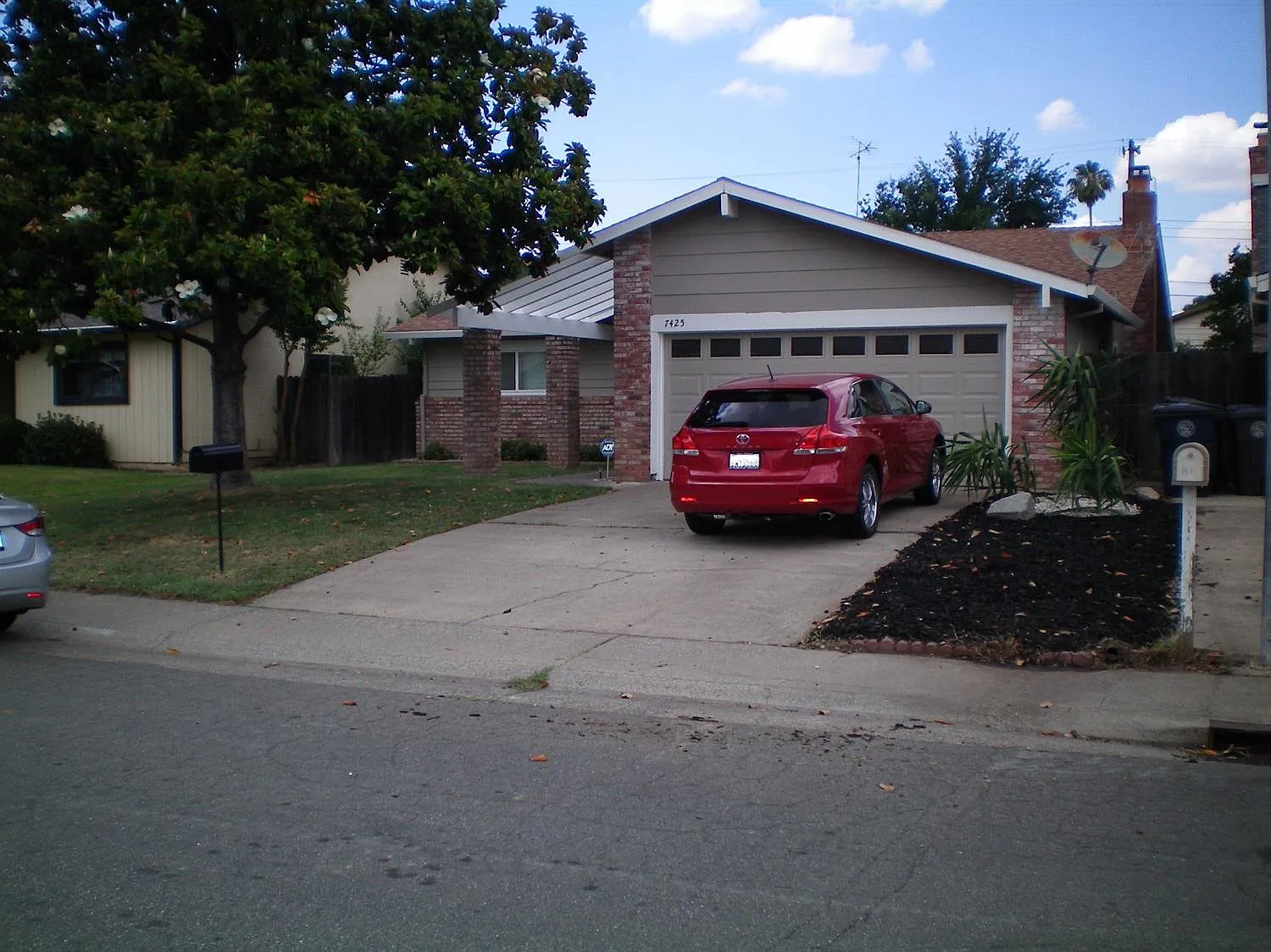 7425 Garden Gate Dr photo 1
