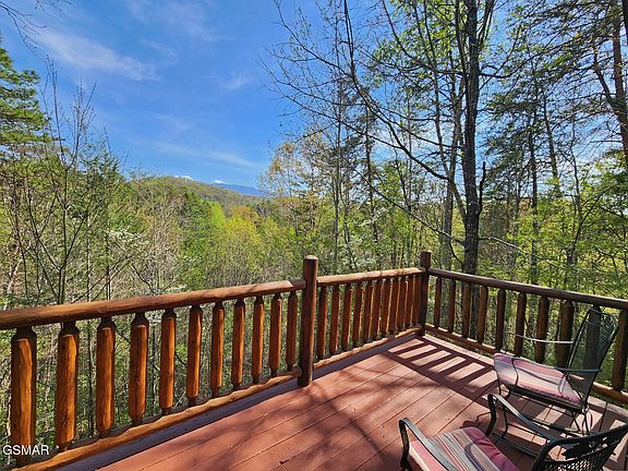 3rd image of 1609 Majestic Oak Way