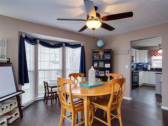 5th image of 2321 Queensway Dr