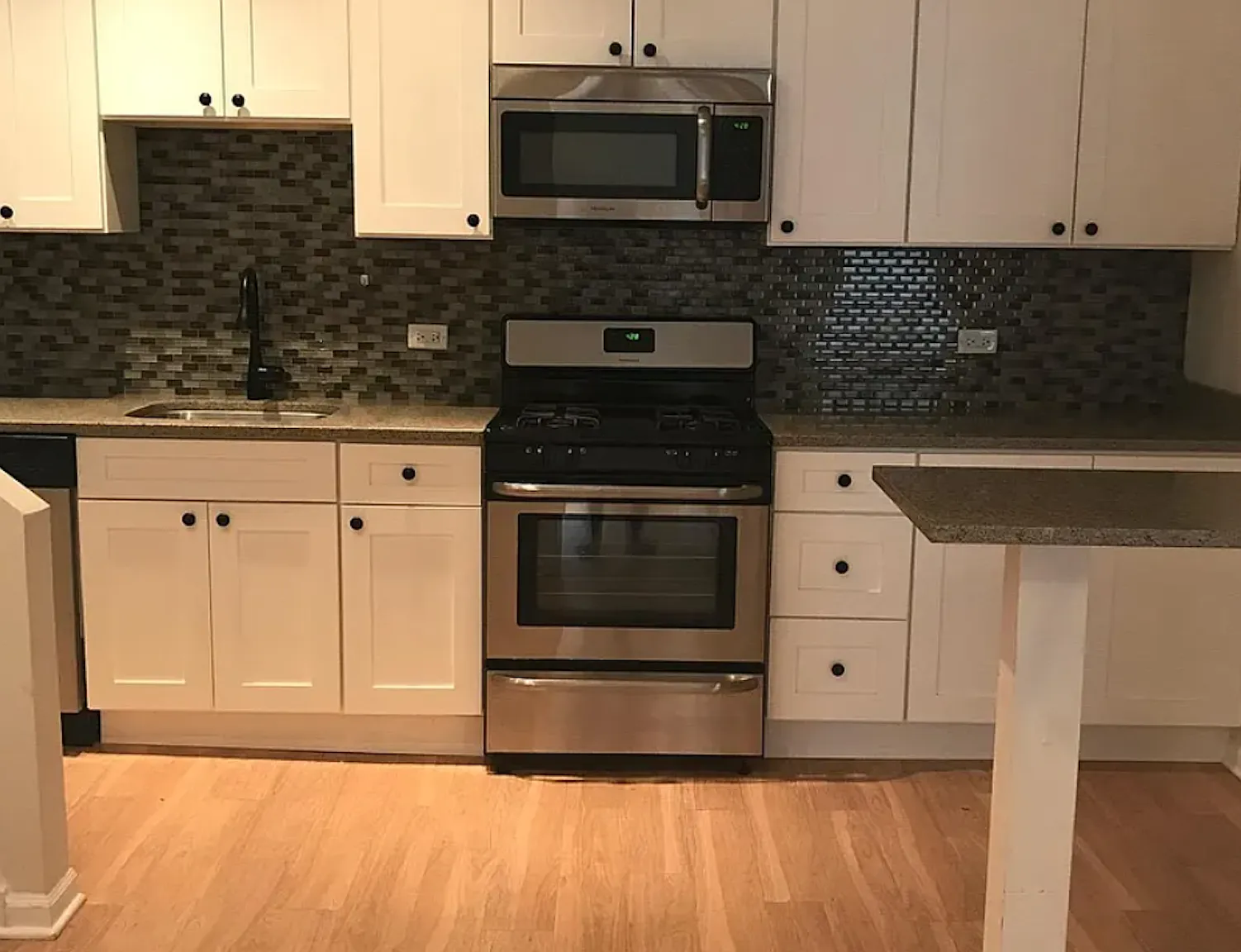 2 bed, 1200 sqft, $4,795 — Photo 2