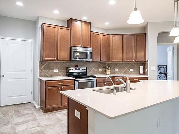 5th image of 6809 Moores Ferry Dr