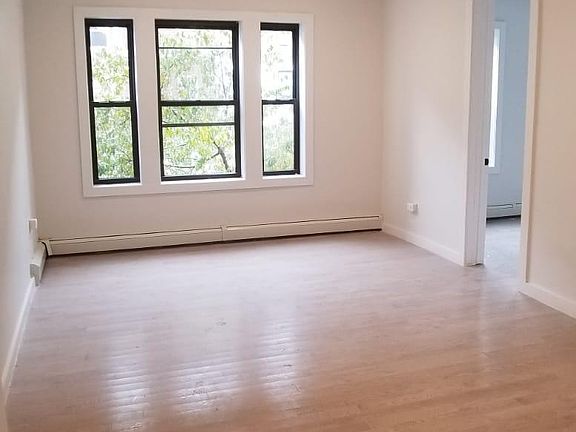 5th image of 23 Gifford Ave #6A