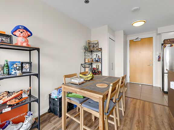 5th image of 6733 Buswell St #707