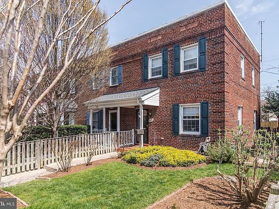 Home Only Shares 1 Wall with Neighbors!