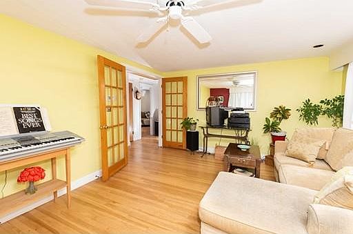 5th image of 353 West St