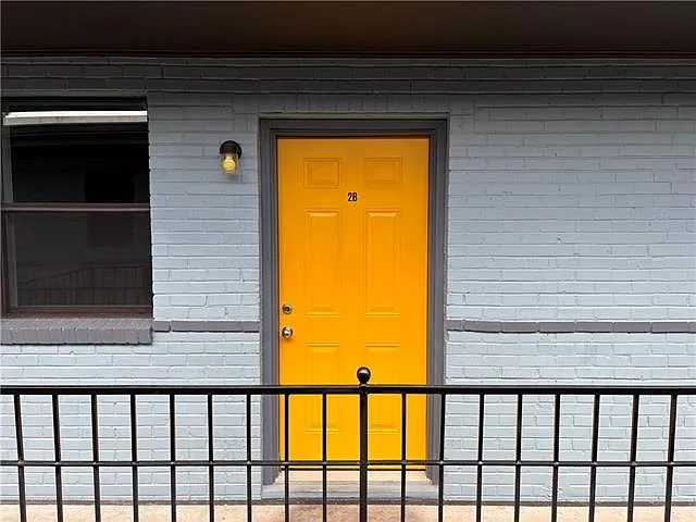 Building Photo - 2853 Baronne St #2B