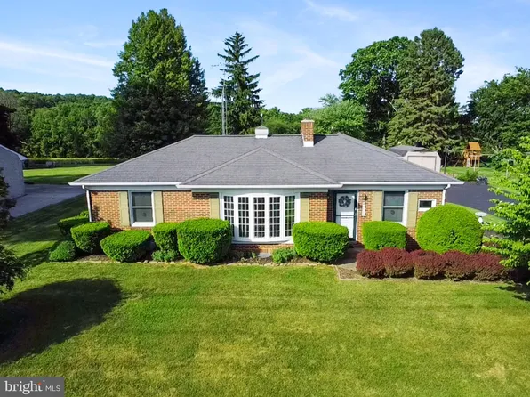 2127 Jefferson Rd, Spring Grove, PA 17362