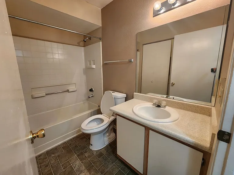 2750 S Durango Dr #1078 — Photo 12