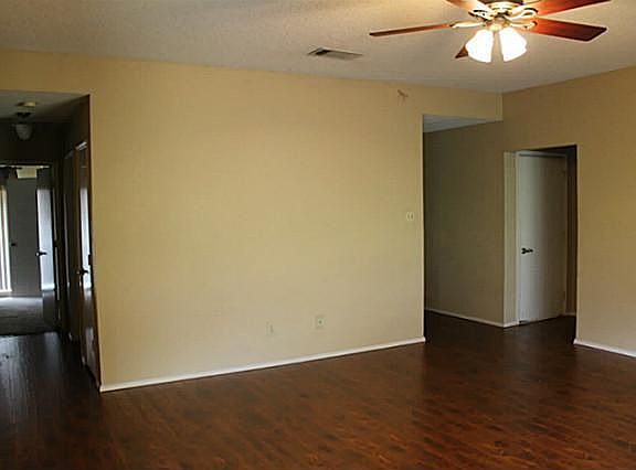 4th image of 7225 Royal Oak Dr