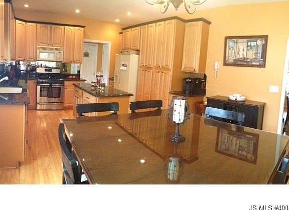 5th image of 406 Continental Ct