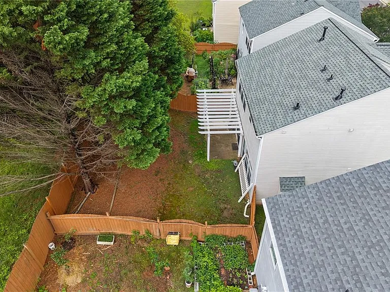 2704 Regent Walk Dr — Photo 41