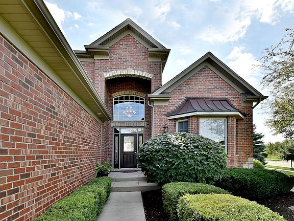 2nd image of 26239 W Oak Crest Ln