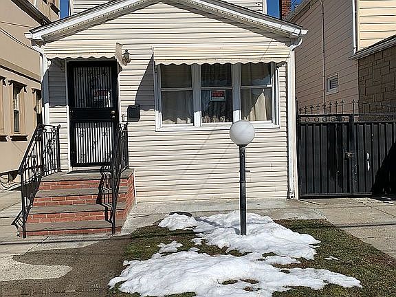 3rd image of 24-33 Ericsson St #2F