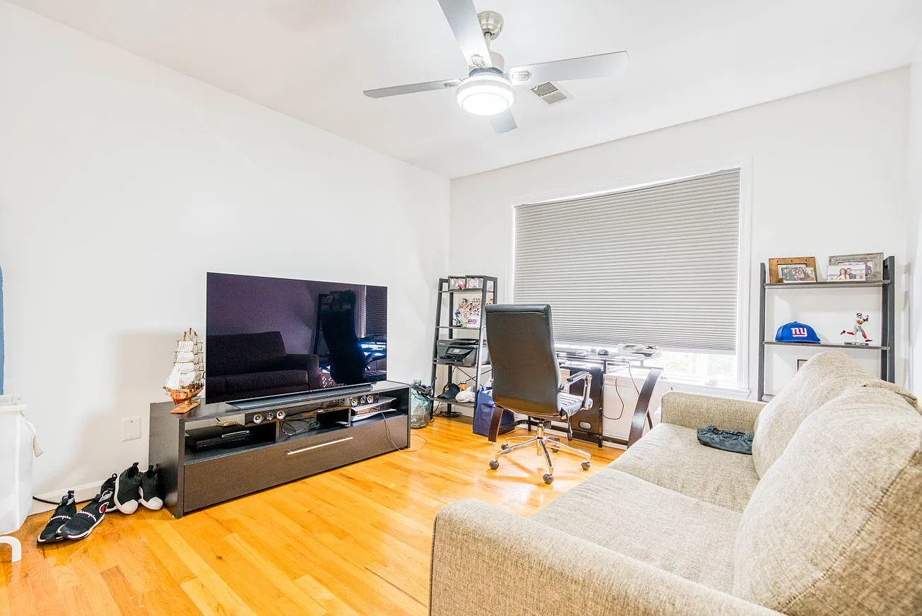 3 bed, $3,000 — Photo 4