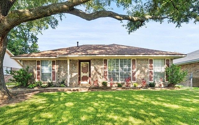 1st image of 8649 Chalmette Dr