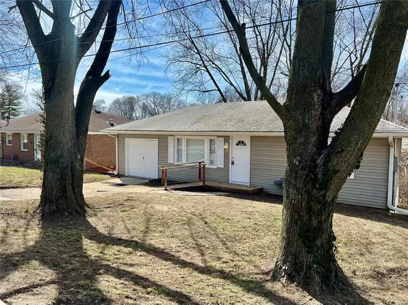 3421 Meridocia St, Alton, IL 62002