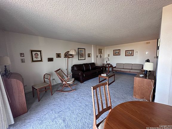 4th image of 7039 San Pedro Ave #209