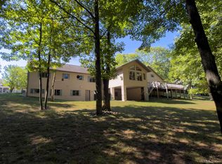 120 Northview Dr, Iron Mountain, MI 49801