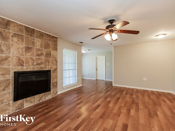3rd image of 538 Robert E Lee Dr