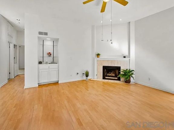 3rd image of 5170 Clairemont Dr #9