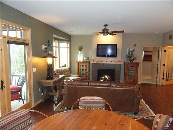 4th image of 10 Glen Brook Way Unit 106