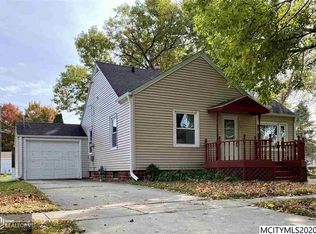 307 10th St N, Northwood, IA 50459