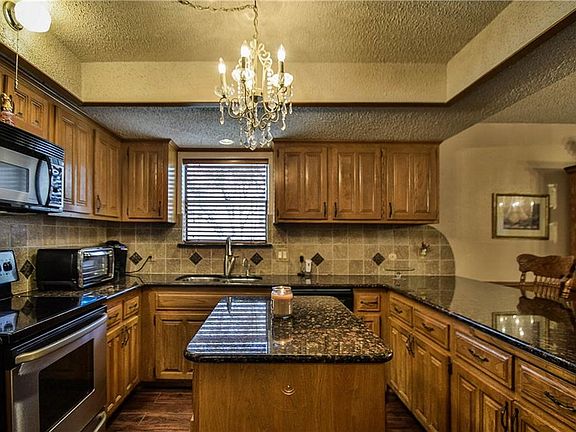 3rd image of 6315 Westover Dr