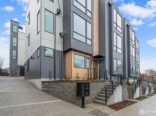 8324 16th Ave NW #C, Seattle, WA 98117