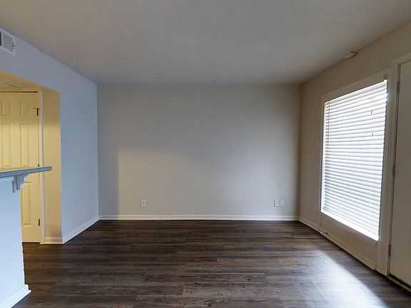3rd image of 5515 Gaston Ave #A1c