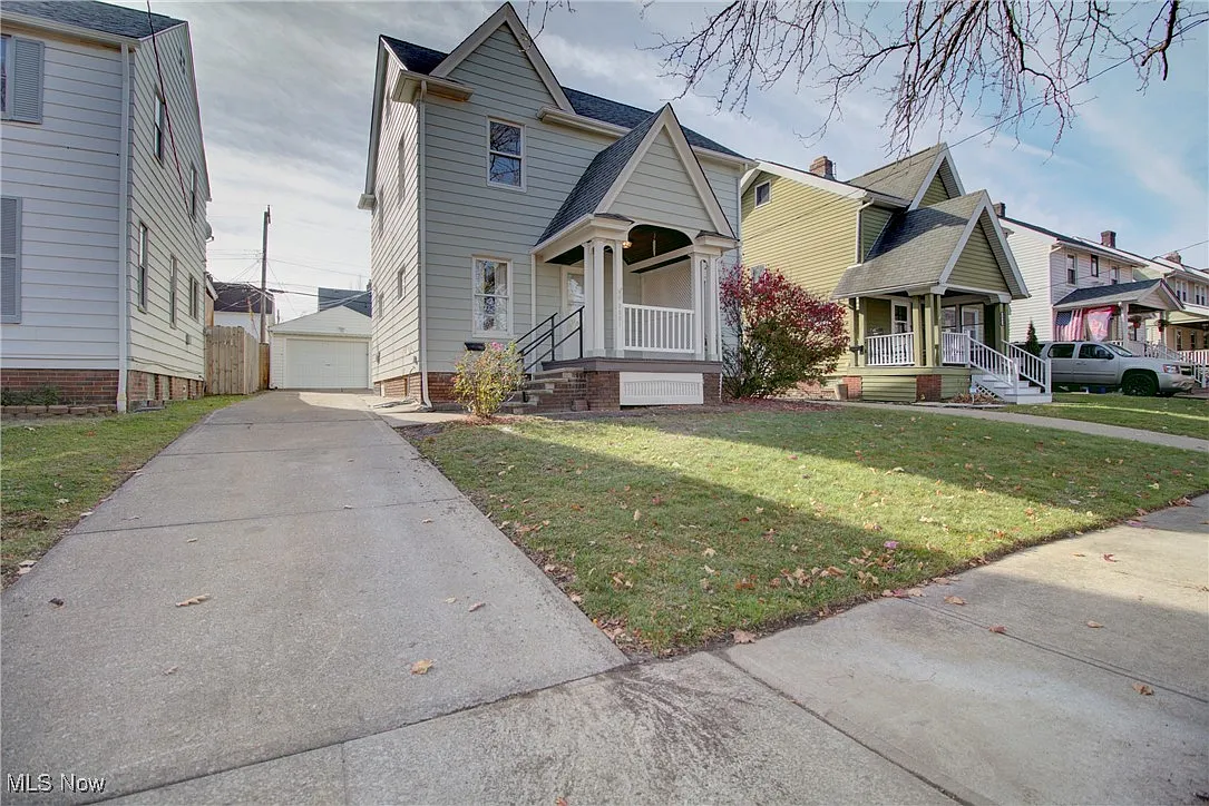 2001 Tampa Ave photo 1